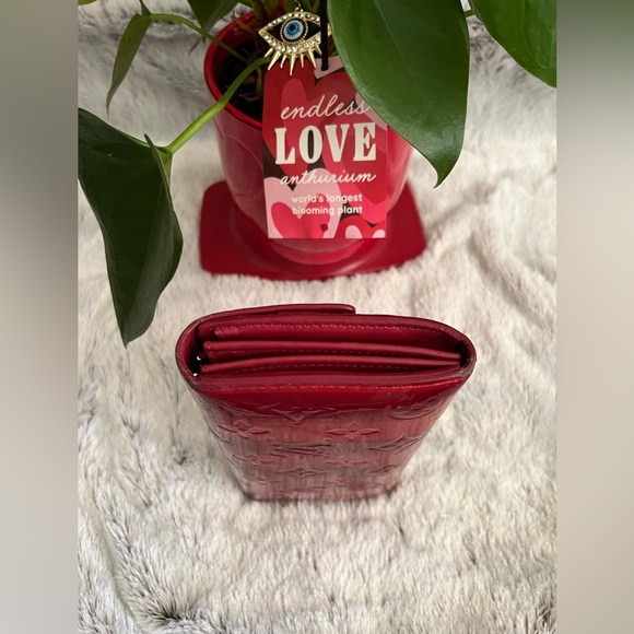 LOUIS VUITTON RED STRIPE VERNIS WALLET - Picture 5 of 10